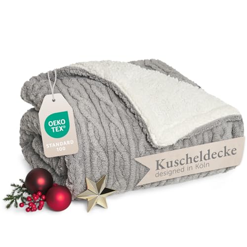 Blumtal Kuscheldecke 220x240 cm mit Zopfstrick-Optik - Oeko-TEX zertifizierte Mikrofaser Fleecedecke mit weicher Sherpa-Innenseite - Sherpa Decke flauschig/waschbare Wohn- & Kuscheldecke Grau/Weiß